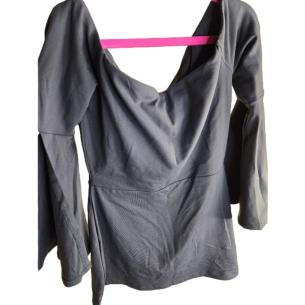 Susana Monaco NWT Long Bell Sleeve Top Size XSmall - Picture 2 of 9